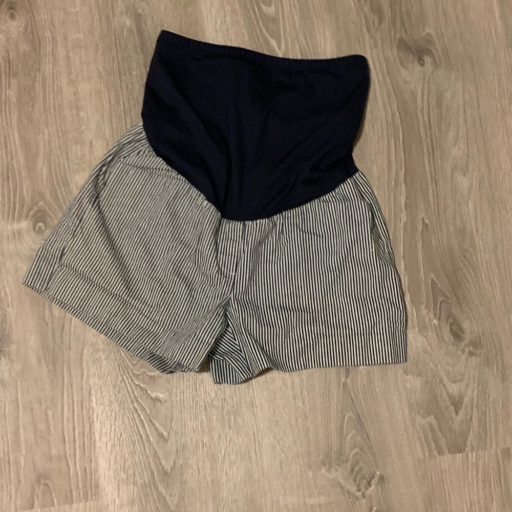 Striped full panel maternity shorts